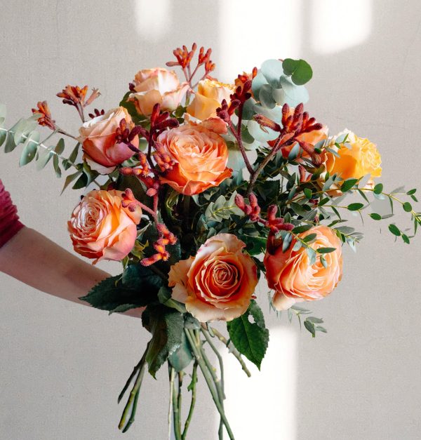 Mazzo di fiori orange sunset fioraio legnano milano flowerart matteo crugnola